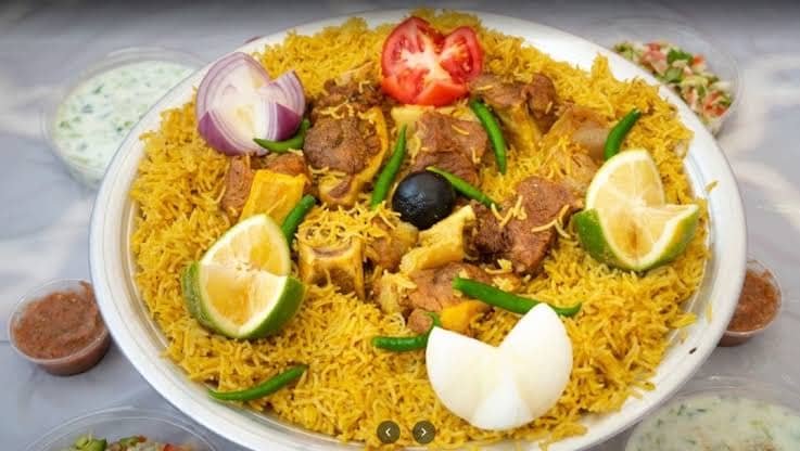 منيو وفروع مطعم مضغوط - ترنداوى